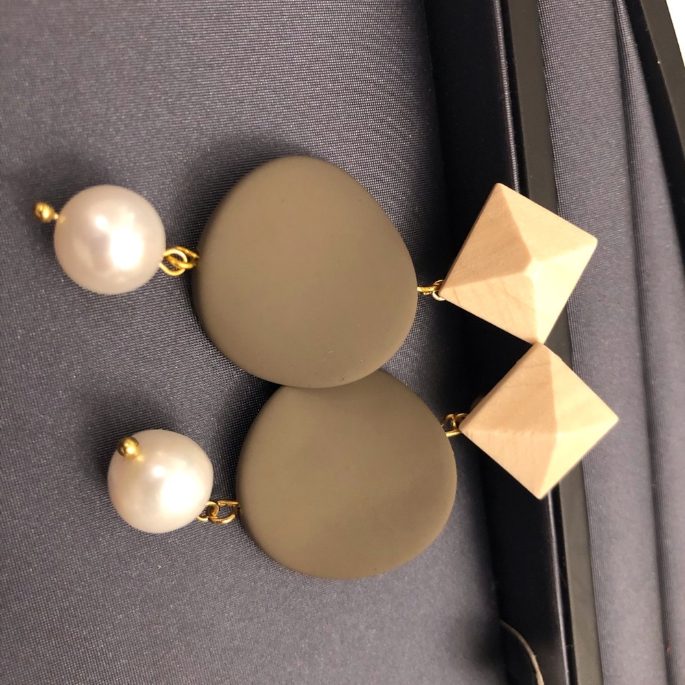 Hand crafted earrings, authentic pearls